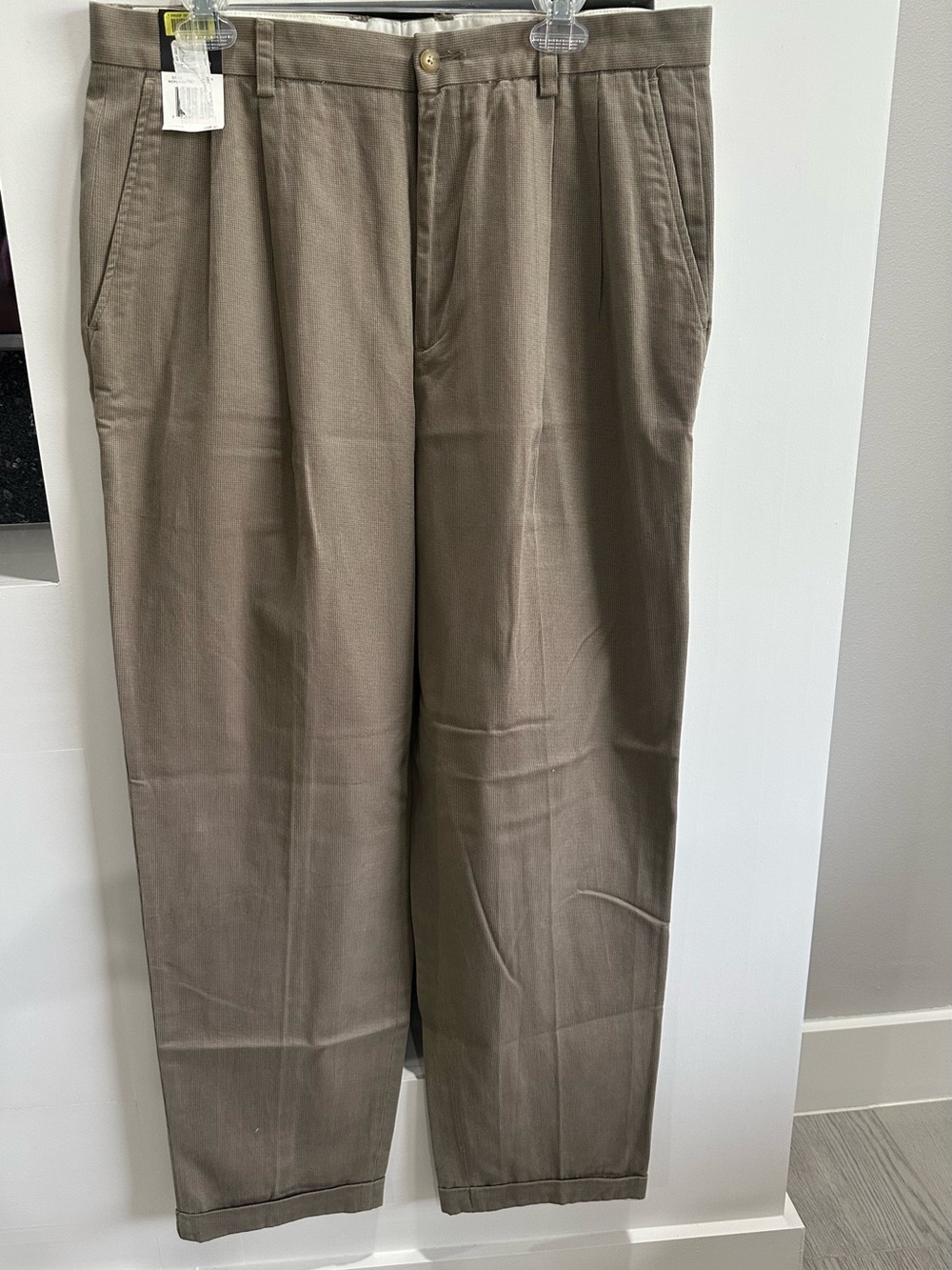 Claiborne Pleated Dress Pants in Taupe Brown